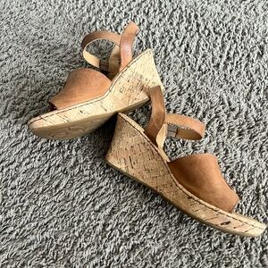 Born Agnio Open Toe Faux Cork Wedge
Sandal Black size 10